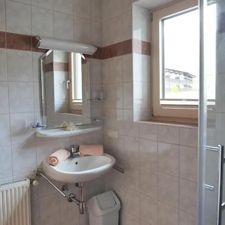 Haus Alpenflora Apartament *