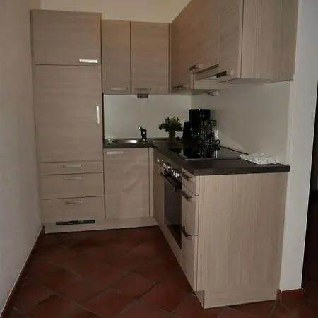 Haus Alpenflora Апартаменты *