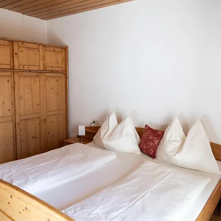 Haus Alpenflora Apartament *